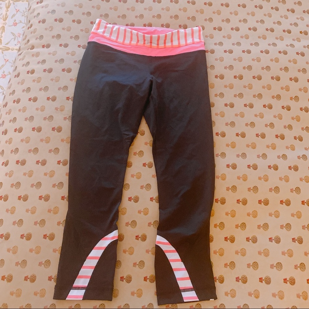 LULULEMON CROPPED LEGGINGS